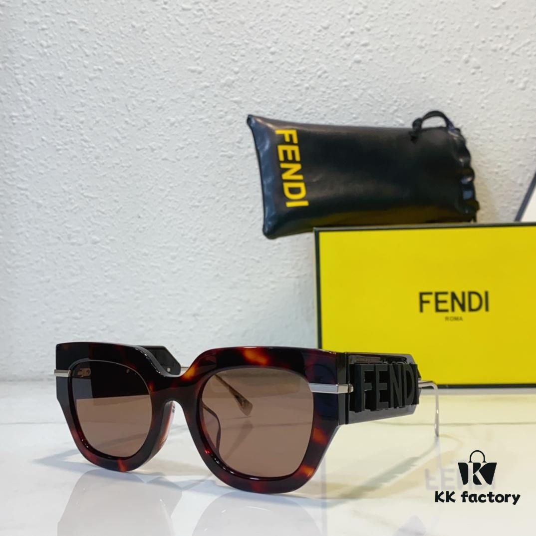130 FENDI MOD: FE40097 SIZE: 53-22-140 Sunglasses