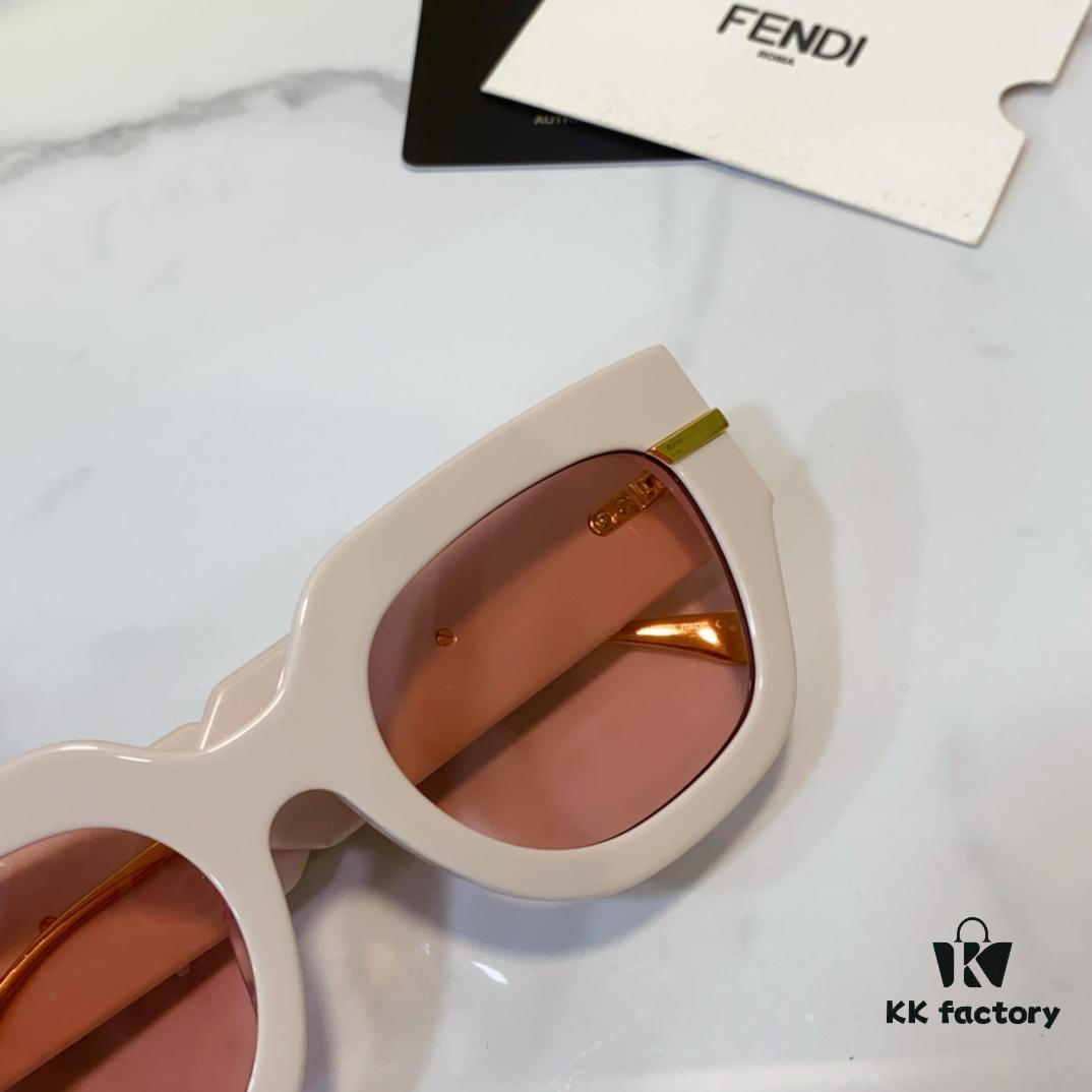 130 FENDI MOD: FE40097 SIZE: 53-22-140 Sunglasses