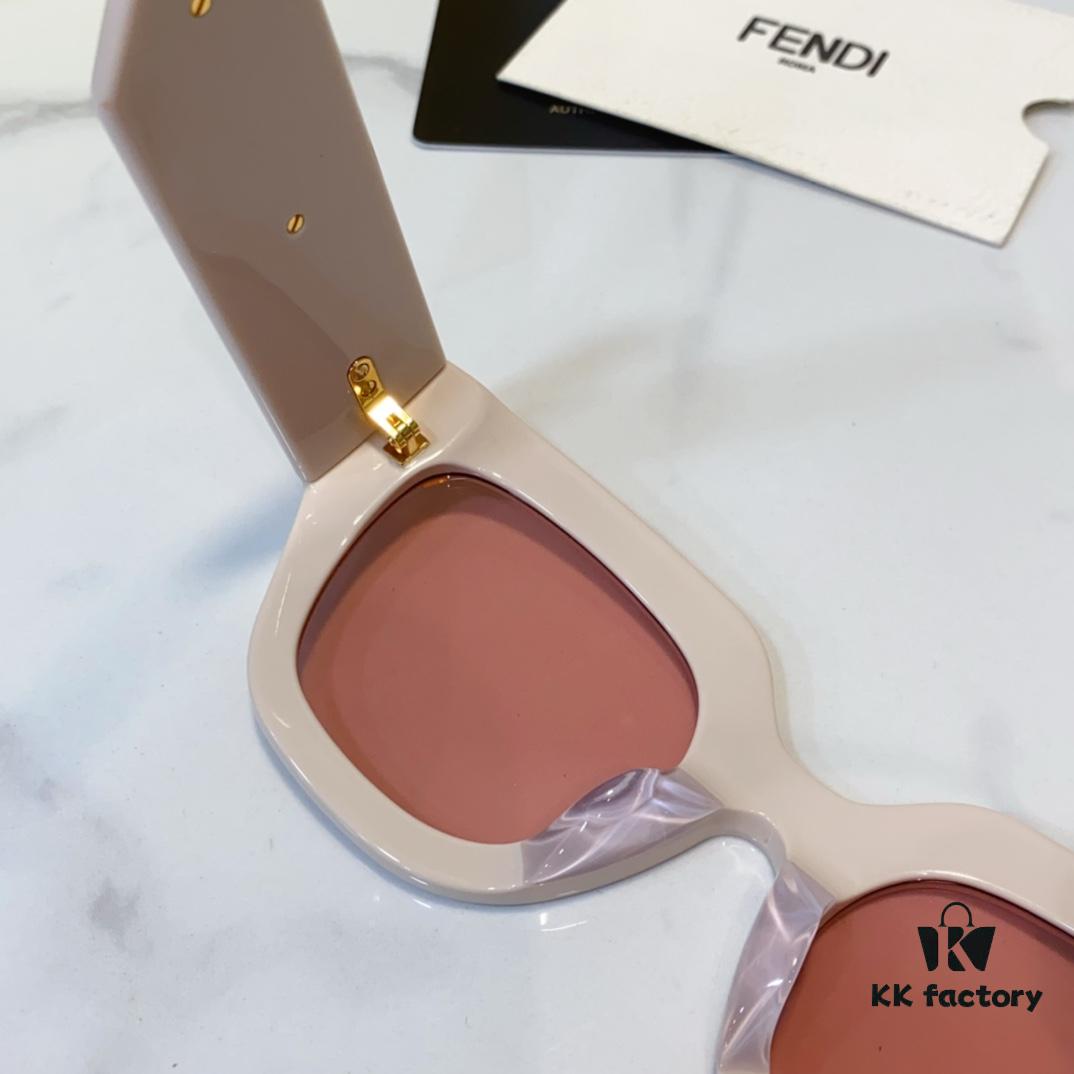 130 FENDI MOD: FE40097 SIZE: 53-22-140 Sunglasses
