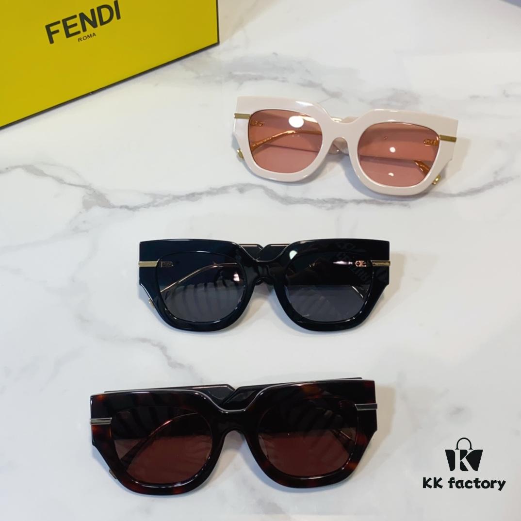 130 FENDI MOD: FE40097 SIZE: 53-22-140 Sunglasses
