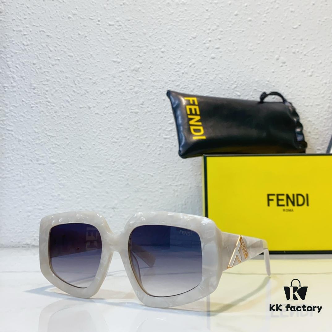 140 FENDI FE4079 Sunglasses