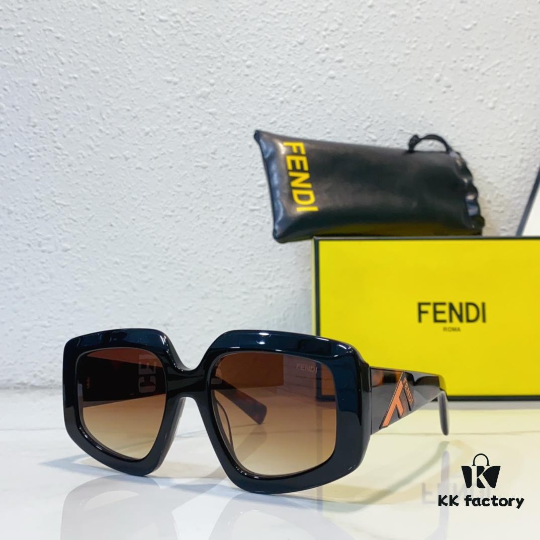 140 FENDI FE4079 Sunglasses