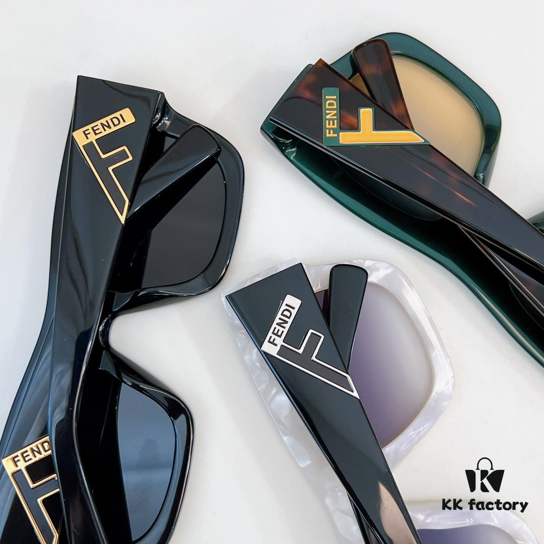 140 FENDI Mod: FE4080 Size: 52□23-142