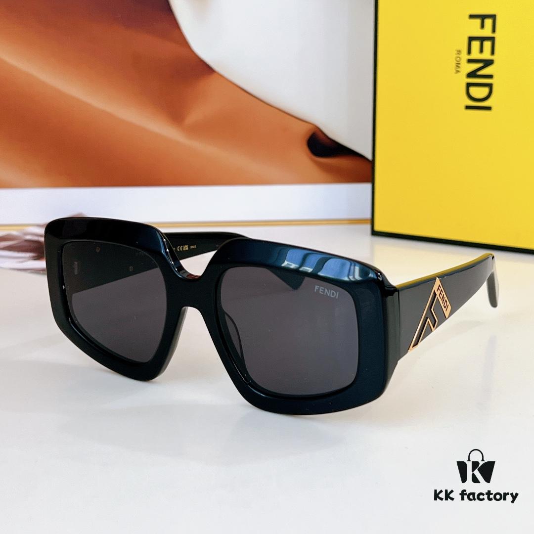 140 FENDI Mod: FE4079 Size: 54□21-142