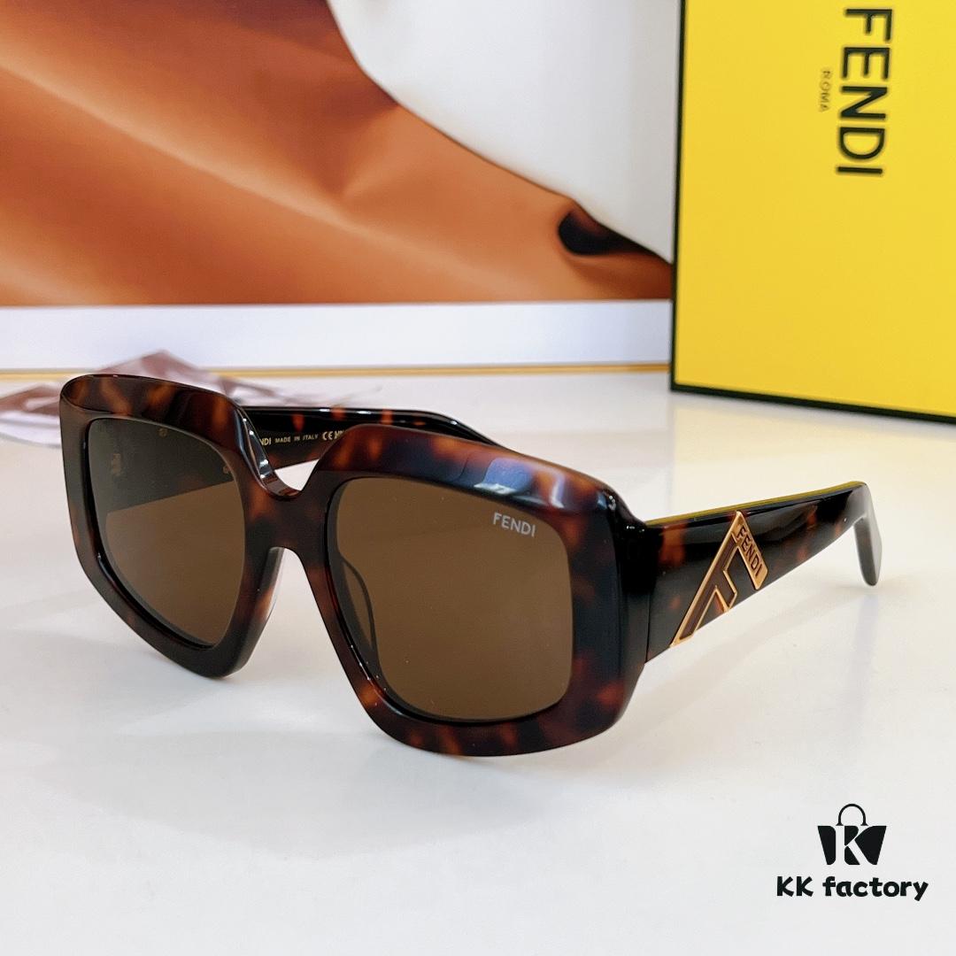 140 FENDI Mod: FE4079 Size: 54□21-142