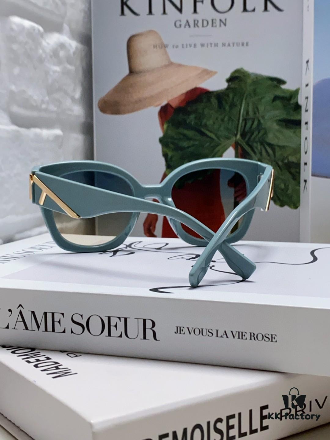 FENDI Fendi New Logo Design Minimalist Fashion Sunglasses with Seamless Mirror Lenses