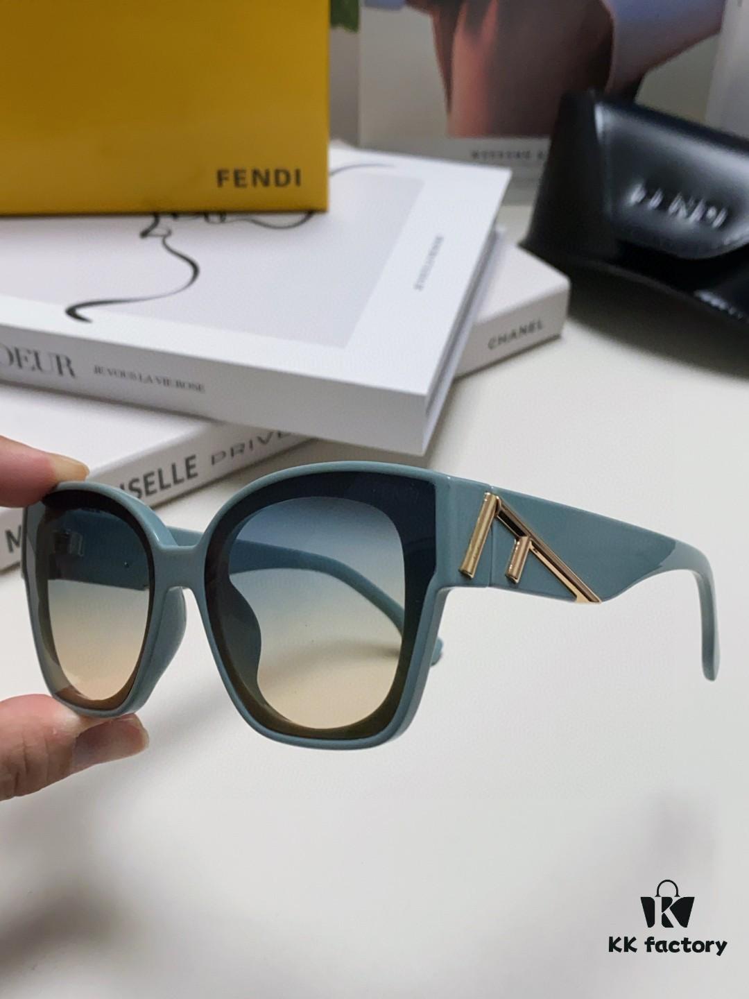 FENDI Fendi New Logo Design Minimalist Fashion Sunglasses with Seamless Mirror Lenses