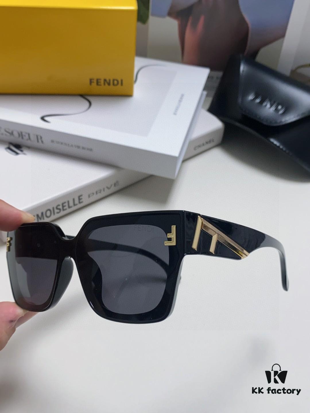 FENDI 2024 New Logo Design Minimalist Fashion Women's Sunglasses with Seamless Mirror Lenses