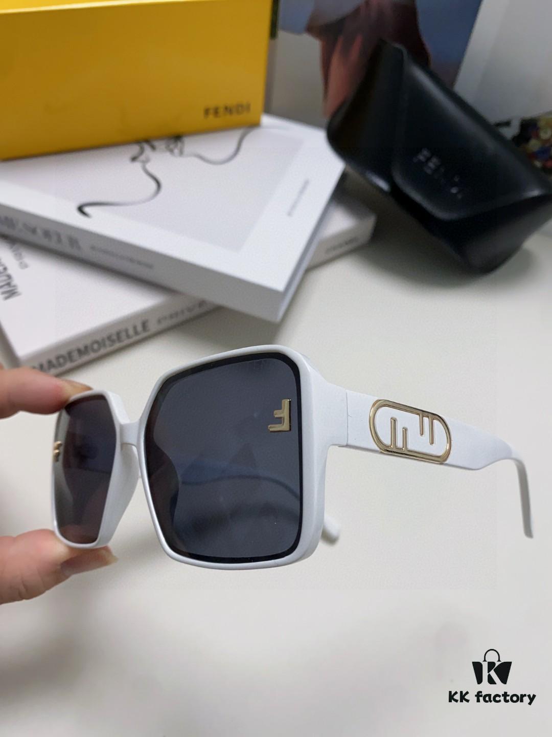 Fendi 2024 New Arrival Trendy European-American Style Square Sunglasses for Women, High-End Fashion UV-Protective Sunglasses In Stock