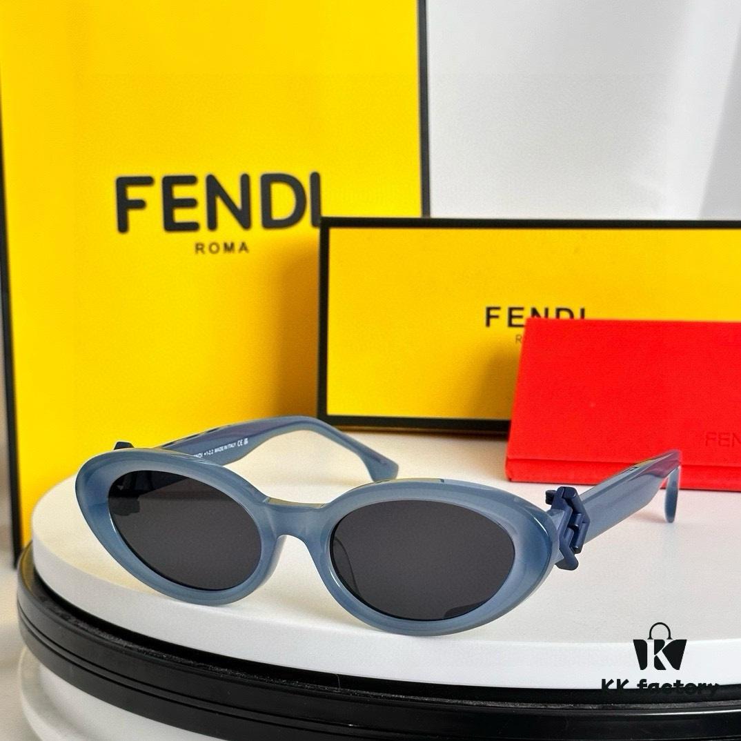 FENDI MODEL: FE40150 SIZE: 53□19-145 Sunglasses