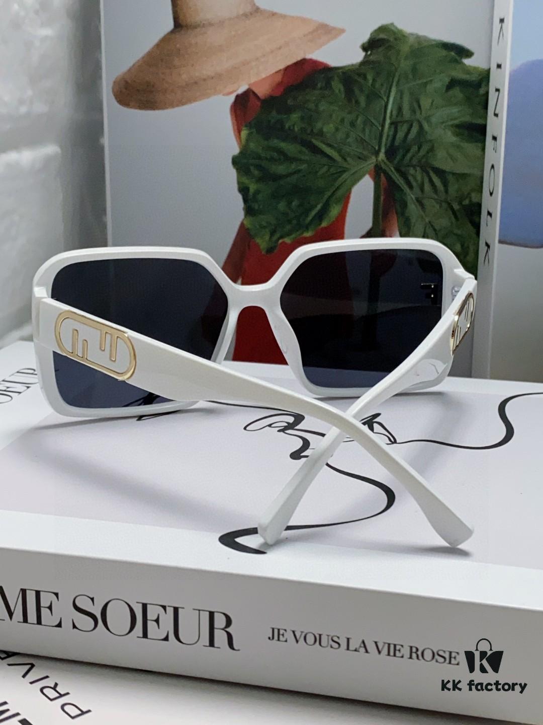 Fendi 2024 New Arrival Trendy European and American Style Square Sunglasses for Women, High-End Fashion UV Protection Sunglasses In Stock