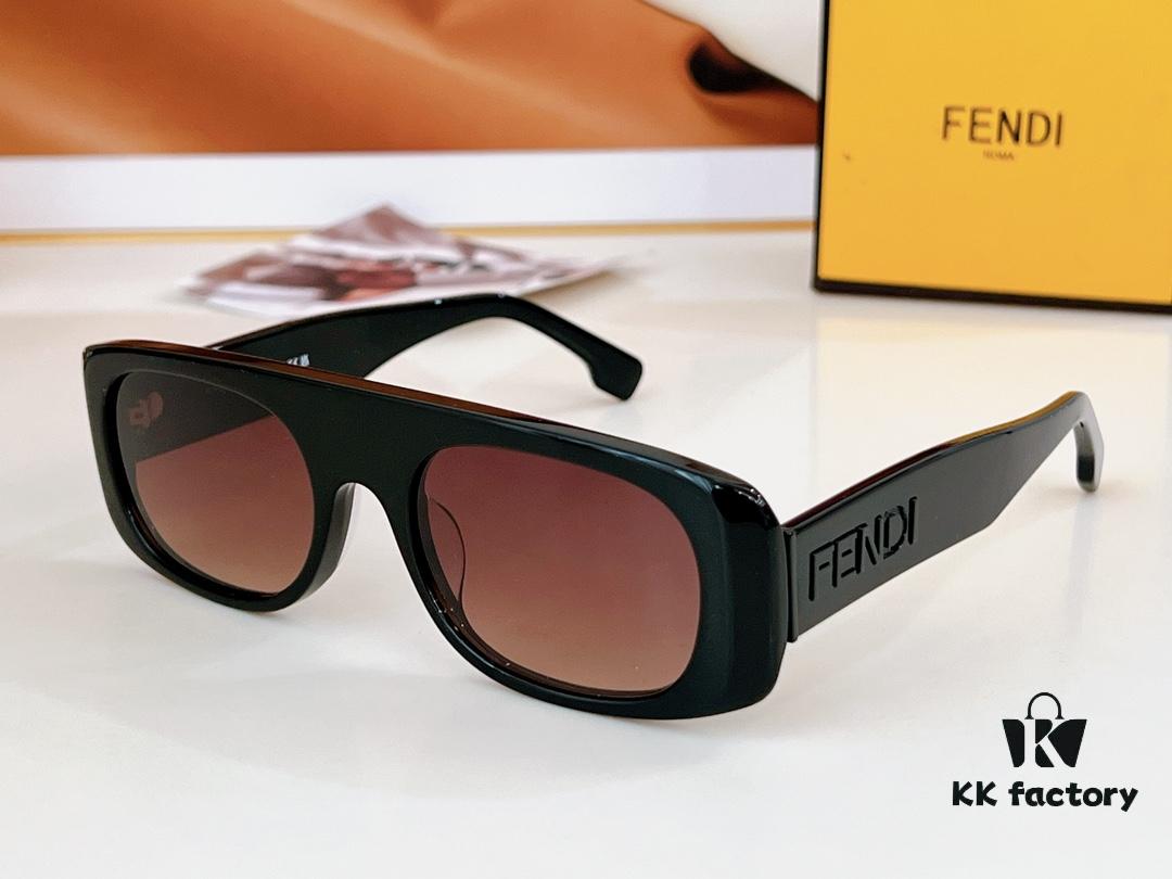 150 FENDI MODEL: FE40162I SIZE: 54□20-145