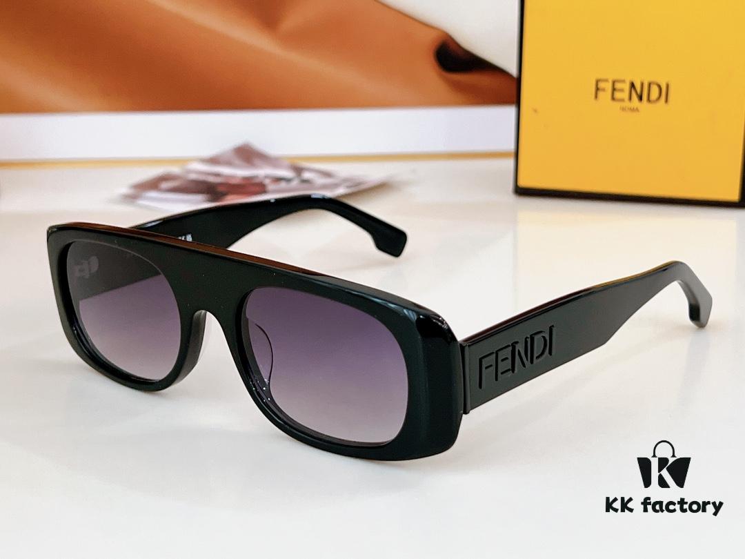 150 FENDI MODEL: FE40162I SIZE: 54□20-145