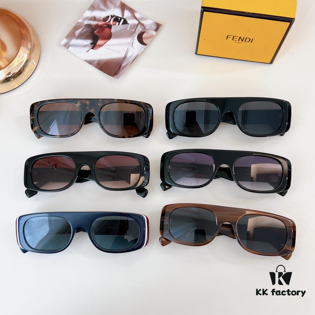 150 FENDI MODEL: FE40162I SIZE: 54□20-145