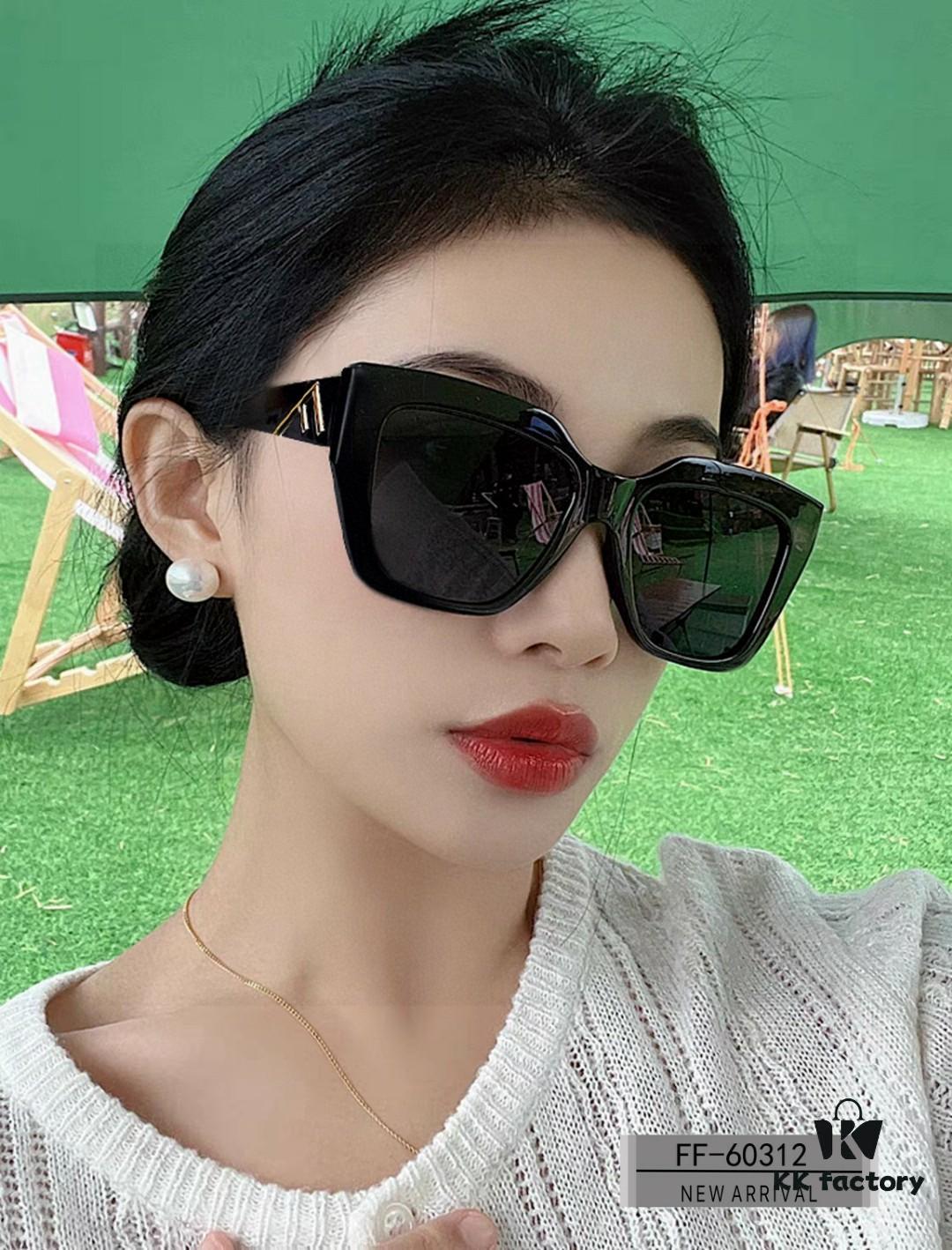 Italian FENDI - Polarized Sunglasses with Bolley Resin Lenses, TR90 Frame, Lightweight and Comfortable Wear