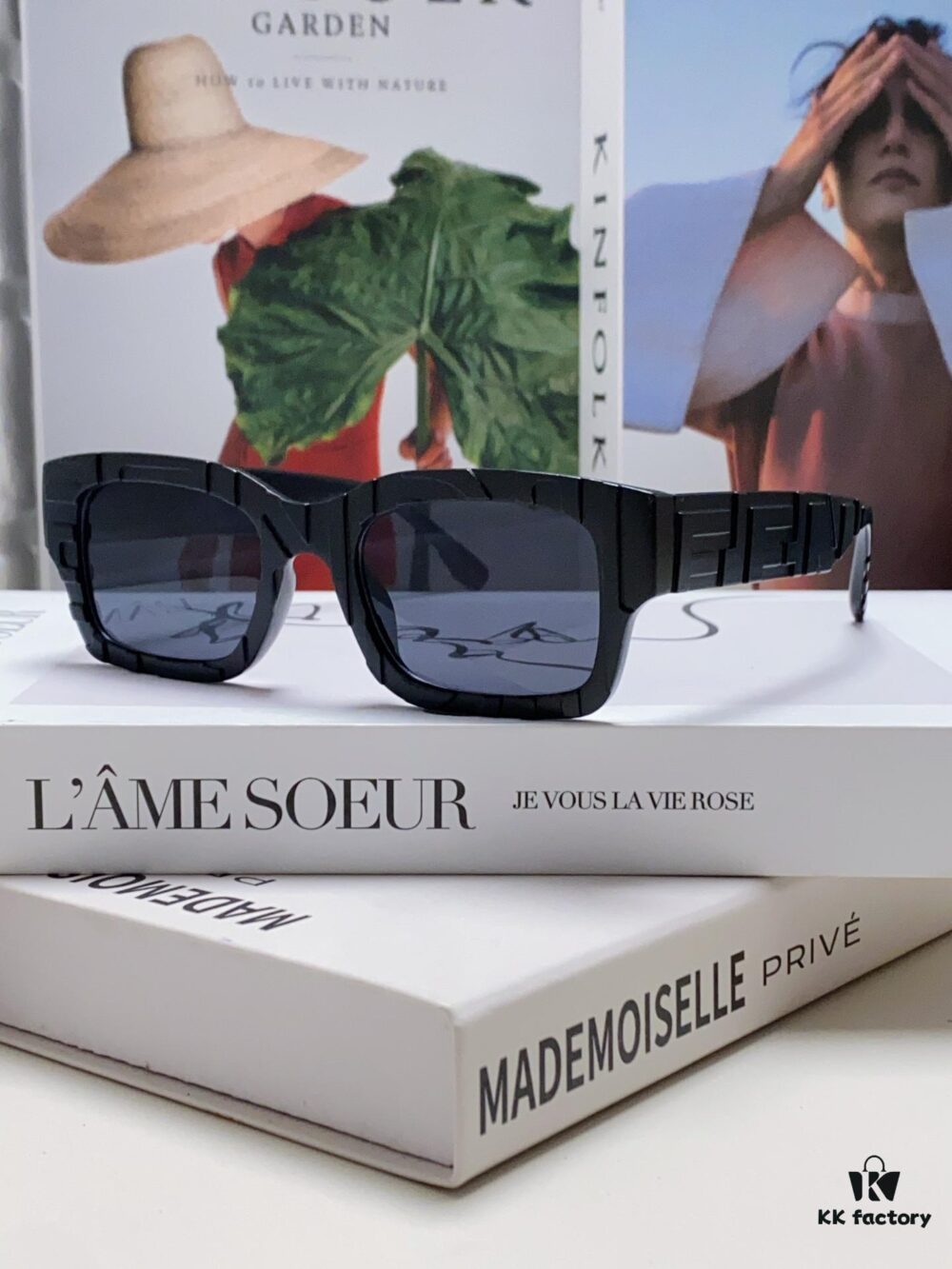 FENDI 2024 New Square Sunglasses, Stylish Hip-Hop Influencer Streetwear Shades with Raised Letters, Trendy European and American Fashion Unisex Sunglasses