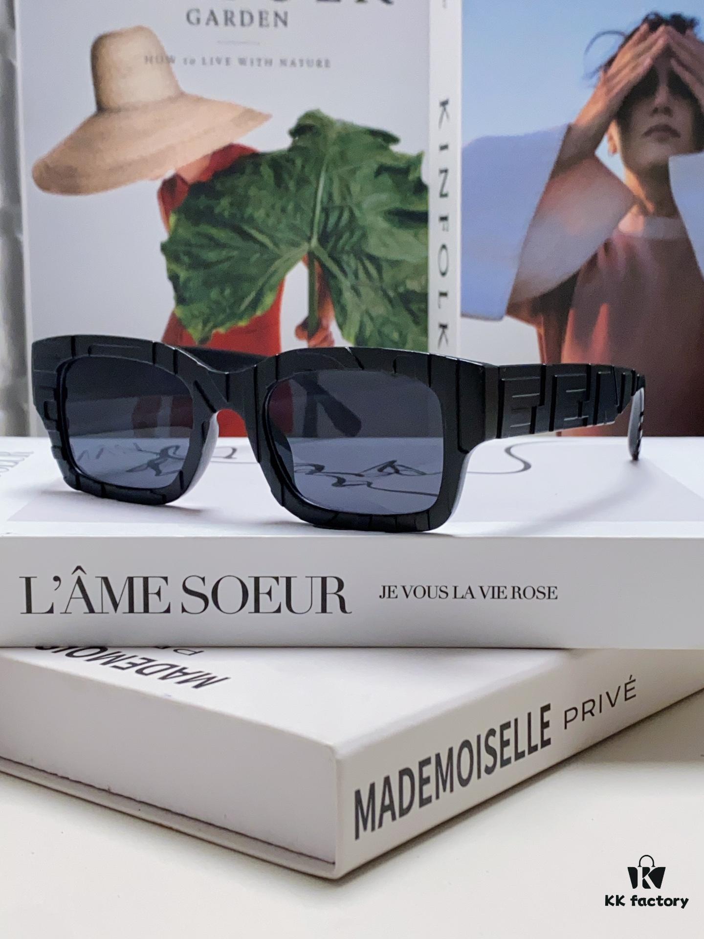 FENDI 2024 New Square Sunglasses, Stylish Hip-Hop Influencer Streetwear Shades with Raised Letters, Trendy European and American Fashion Unisex Sunglasses