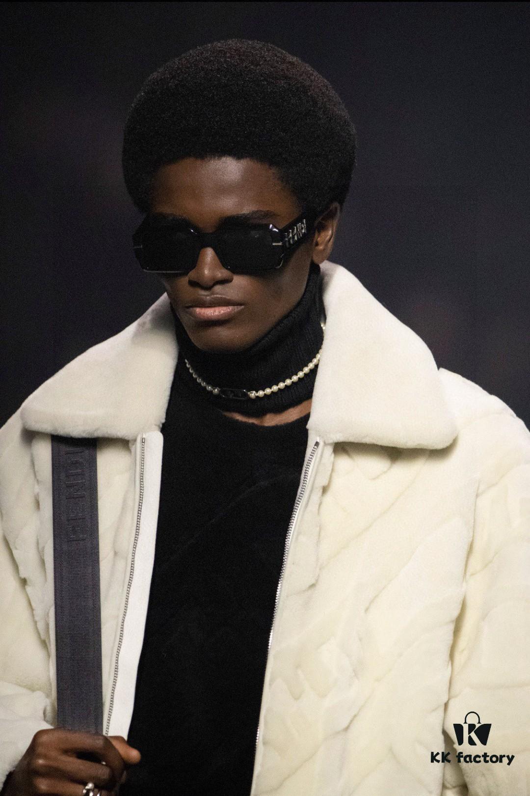 Fendi New Square Sunglasses for Men and Women, Fashionable Streetwear Style Shades