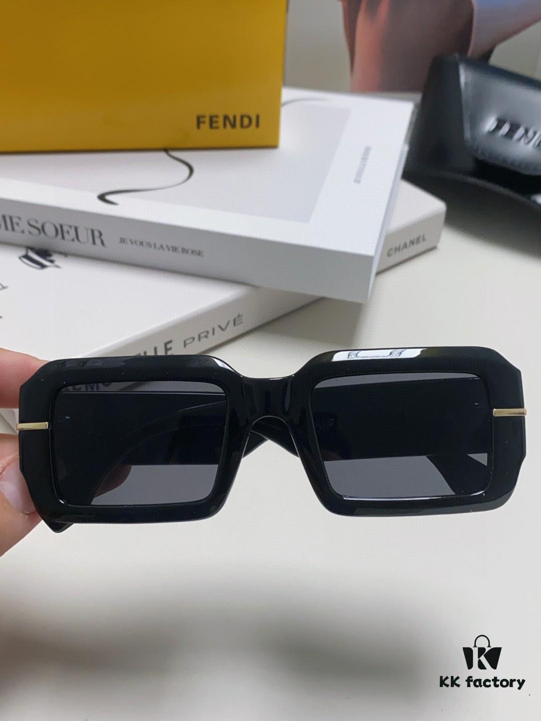Fendi New Square Sunglasses for Men and Women, Fashionable Streetwear Style Shades