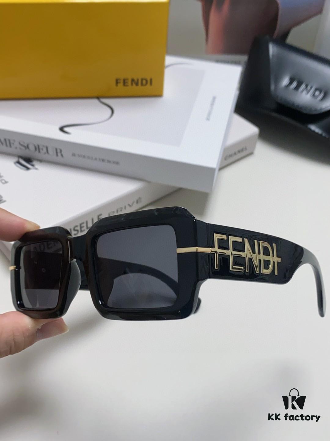 Fendi New Square Sunglasses for Men and Women, Fashionable Streetwear Style Shades