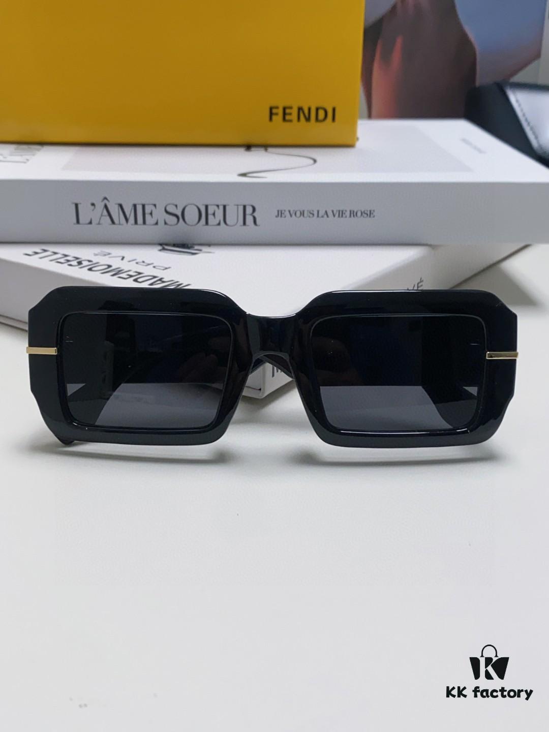 Fendi New Square Sunglasses for Men and Women, Fashionable Streetwear Style Shades