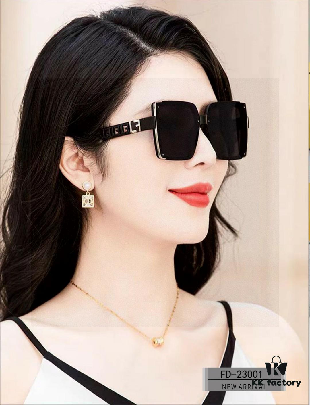 FENDI Italy | Polarized Sunglasses with TR90 Frame and Polylite Lenses