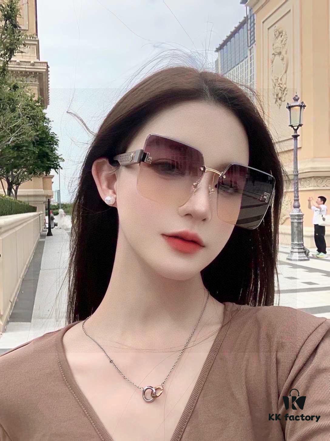 Fendi FENDI Women's Sunglasses 🕶️ High-Definition Nylon Lenses, Stylish Face-Framing Design, Luxury Fashion Look, Model 7237