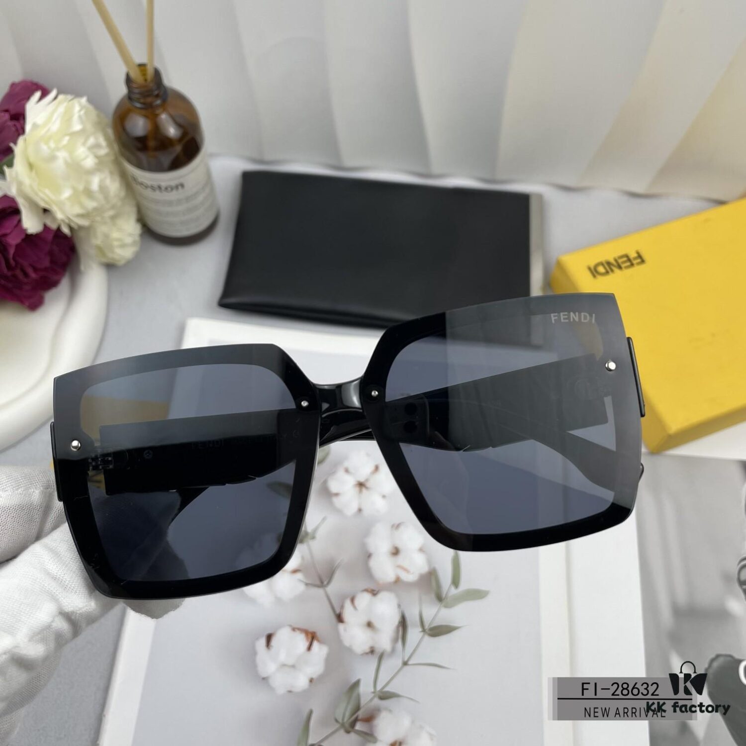 FENDI Italy | Polarized Sunglasses with TR90 Frame and Polarlite Lens
