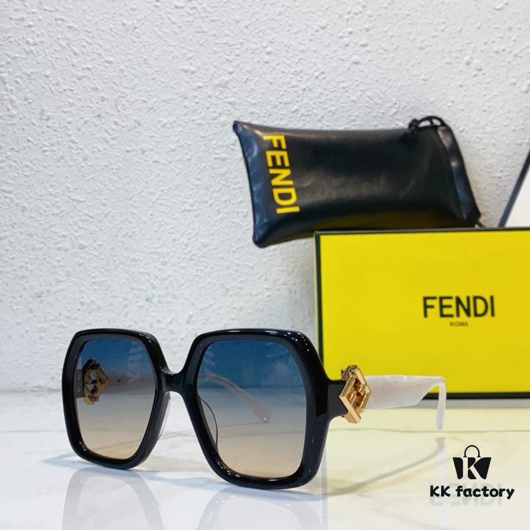 150 FENDI MODEL: FE40139I SIZE: 53□21-135 Sunglasses