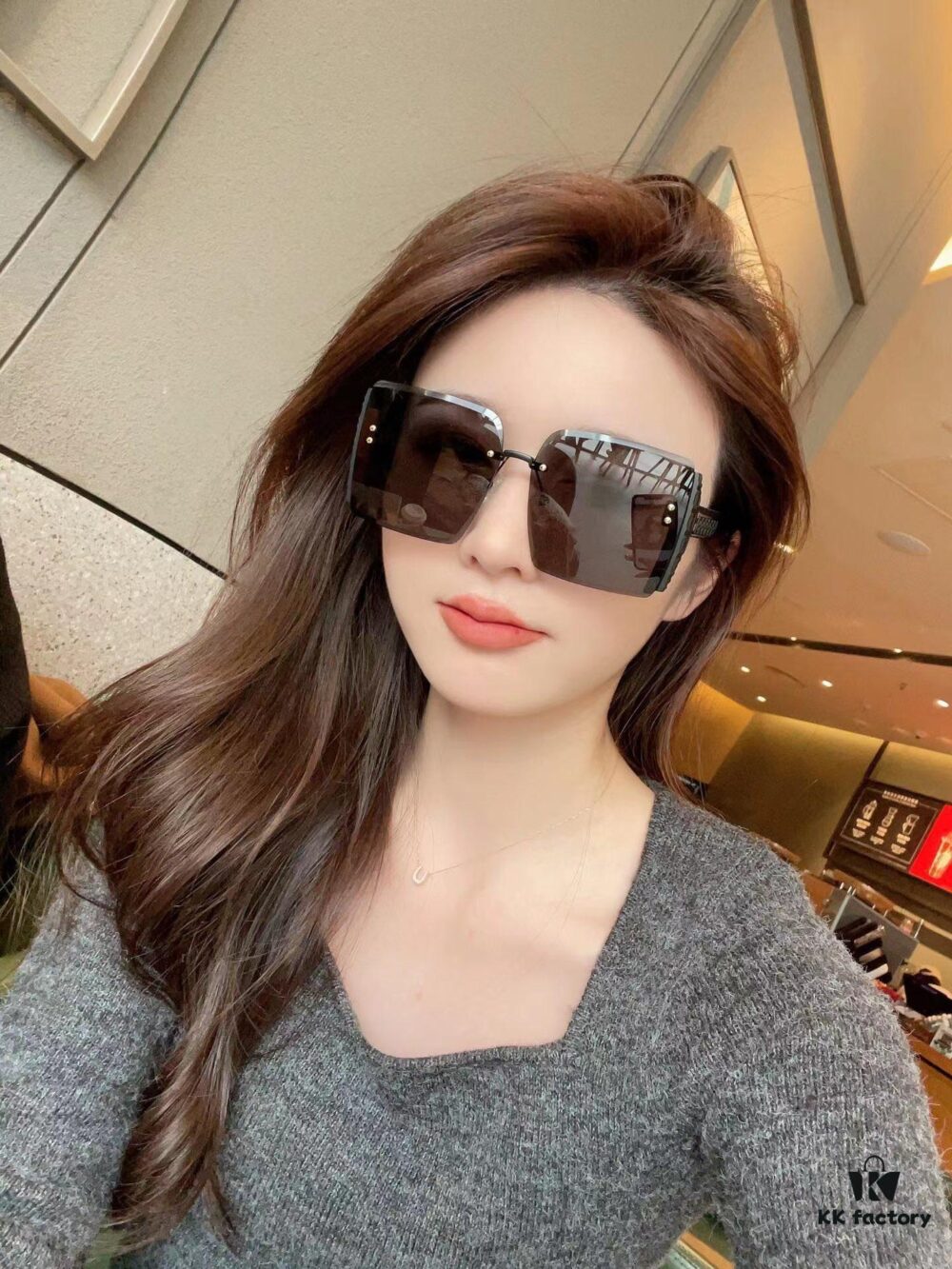 Oversized Square Fendi FF Logo Sunglasses Frame Popular Bestseller 2024 Spring New Arrival Celebrity-Favorite Style