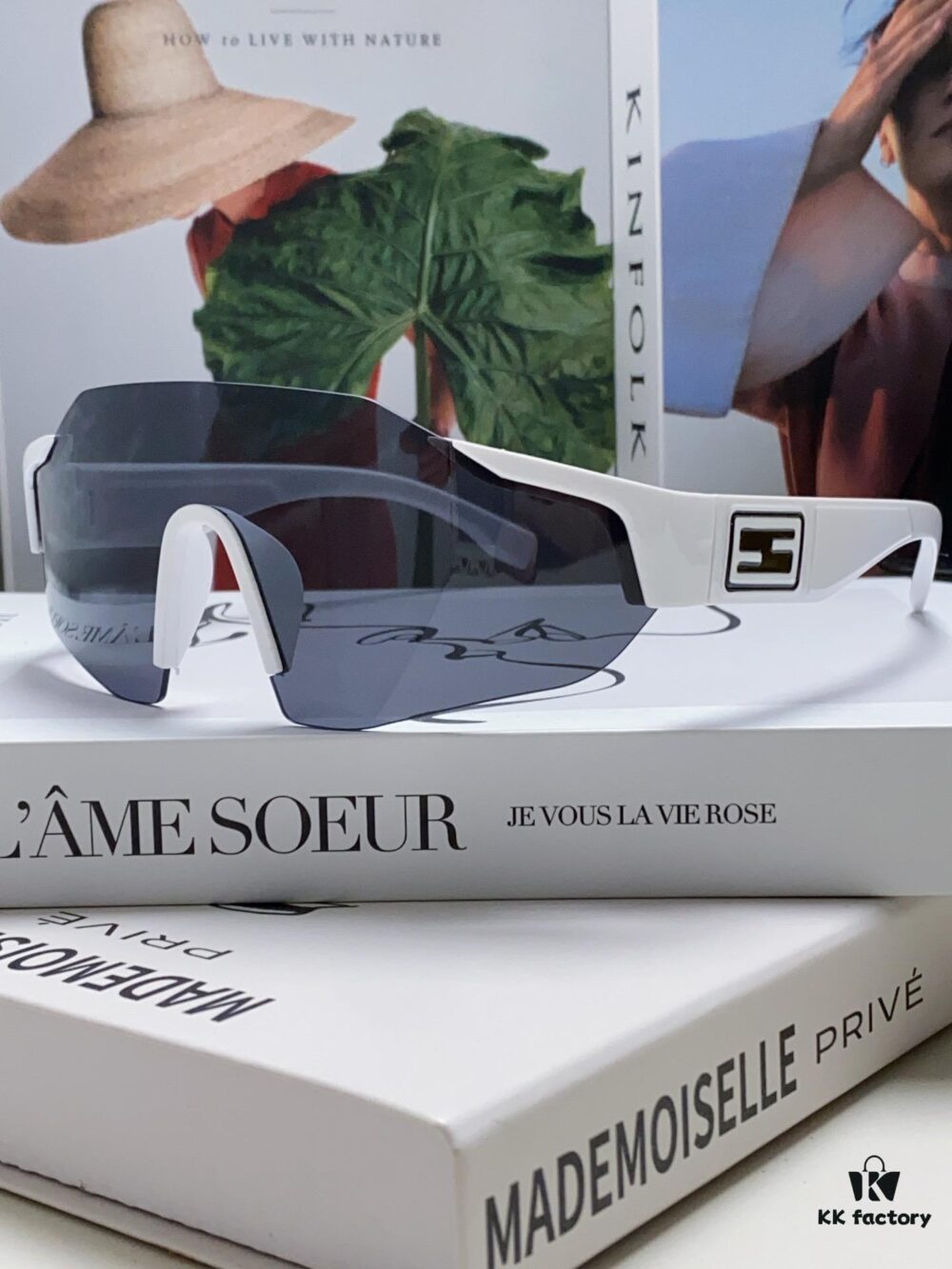 Fendi Running Glasses for Cycling and Marathon Sports, Unisex Outdoor Windproof Sunglasses, Large-Frame Sun Protection Eyewear