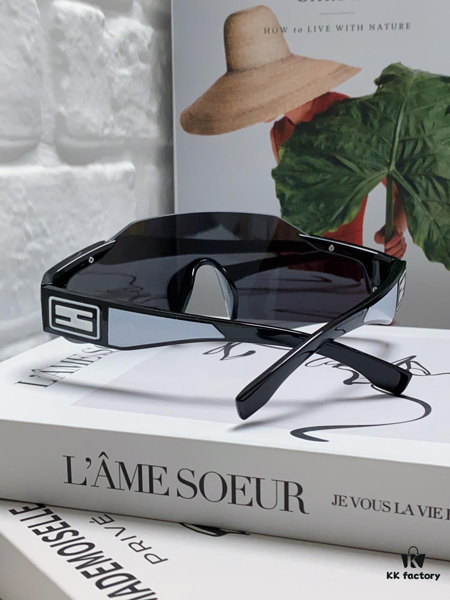 Fendi Running Glasses for Cycling and Marathon Sports, Unisex Outdoor Windproof Sunglasses with Large Frame