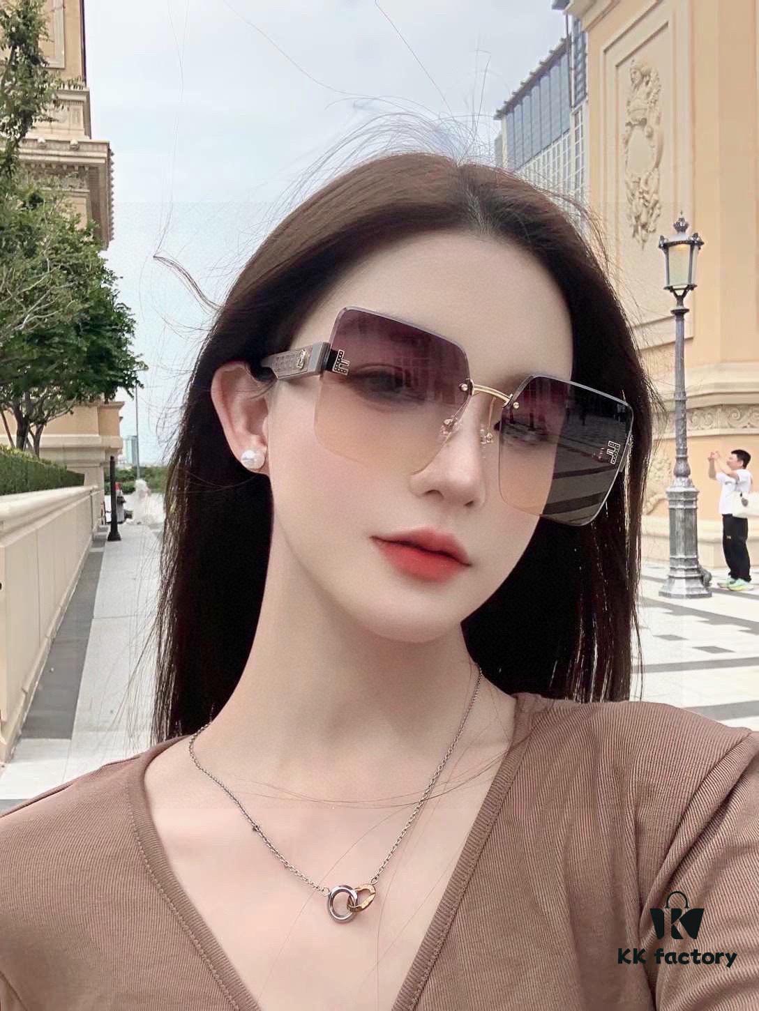 Fendi FENDI Women's Sunglasses 🕶️ High-Definition Nylon Lenses, Stylish Face-Framing Design, Luxury Fashion Look, Model 7237