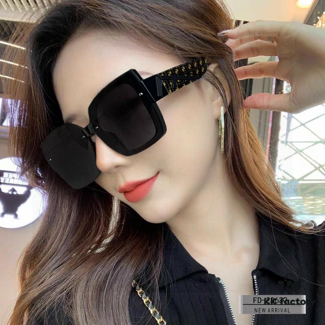 FENDI Italy | Polarized Sunglasses with TR90 Frame and POLAROID Lens