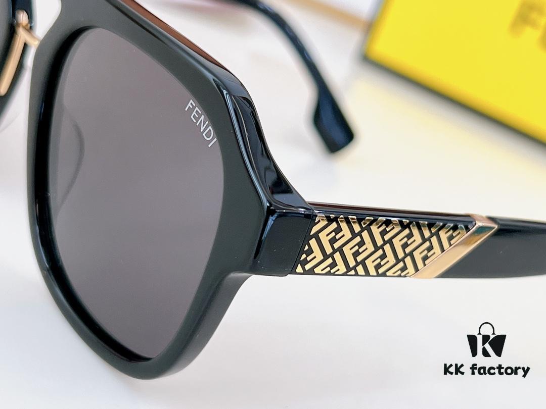 Fendi FE40026U Sunglasses