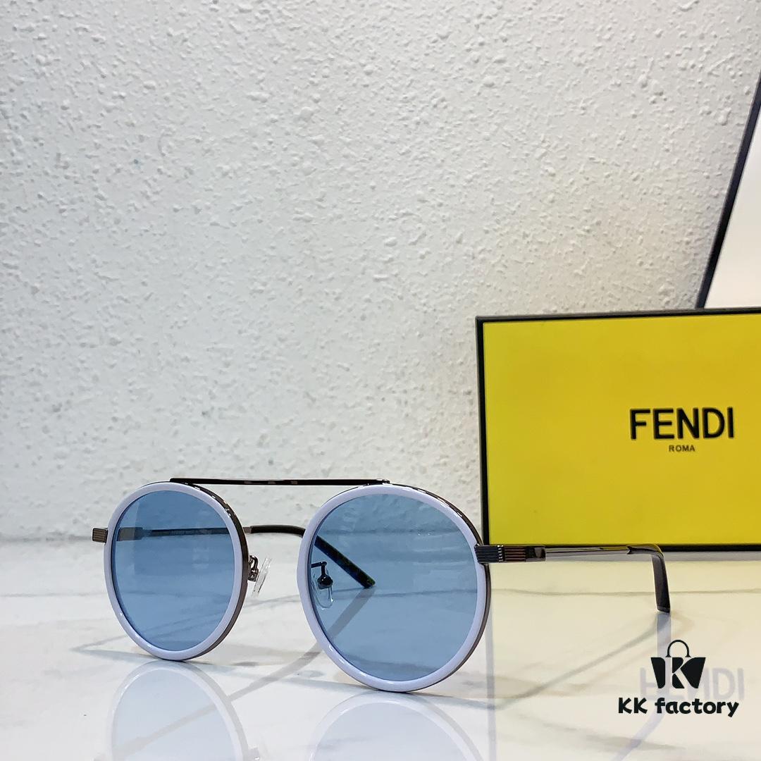 FENDI Latest Official Website Synchronized FF 0025 Aviator Sunglasses Unisex Model Showcasing Brand Characteristics Dual-Tone Electroplated Frame Radiating Design High-Quality Original Order Cabinet Channel Goods Premium Details Visible Upon Close Inspection Suitable for All Face Shapes