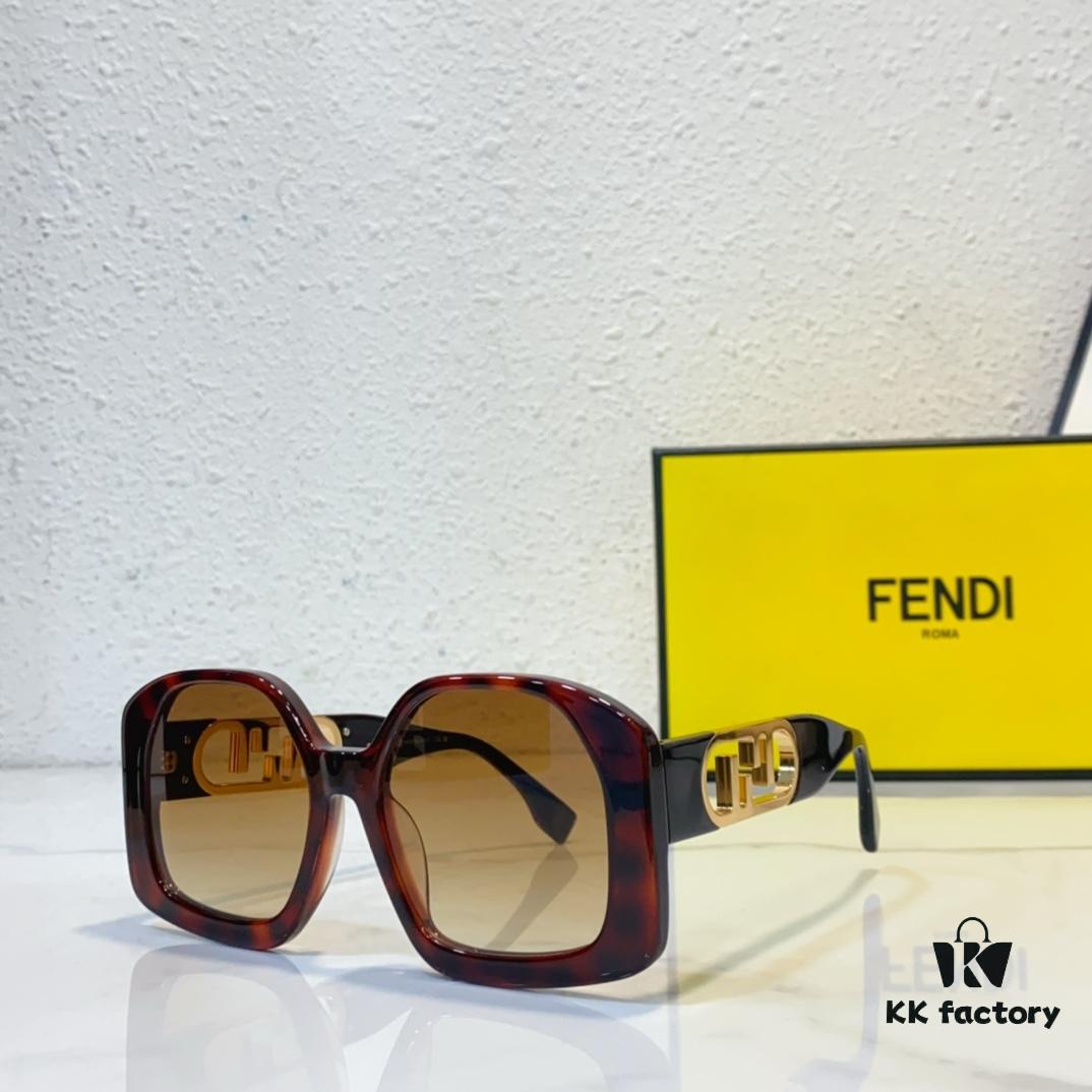 FENDI FE40048U Sunglasses