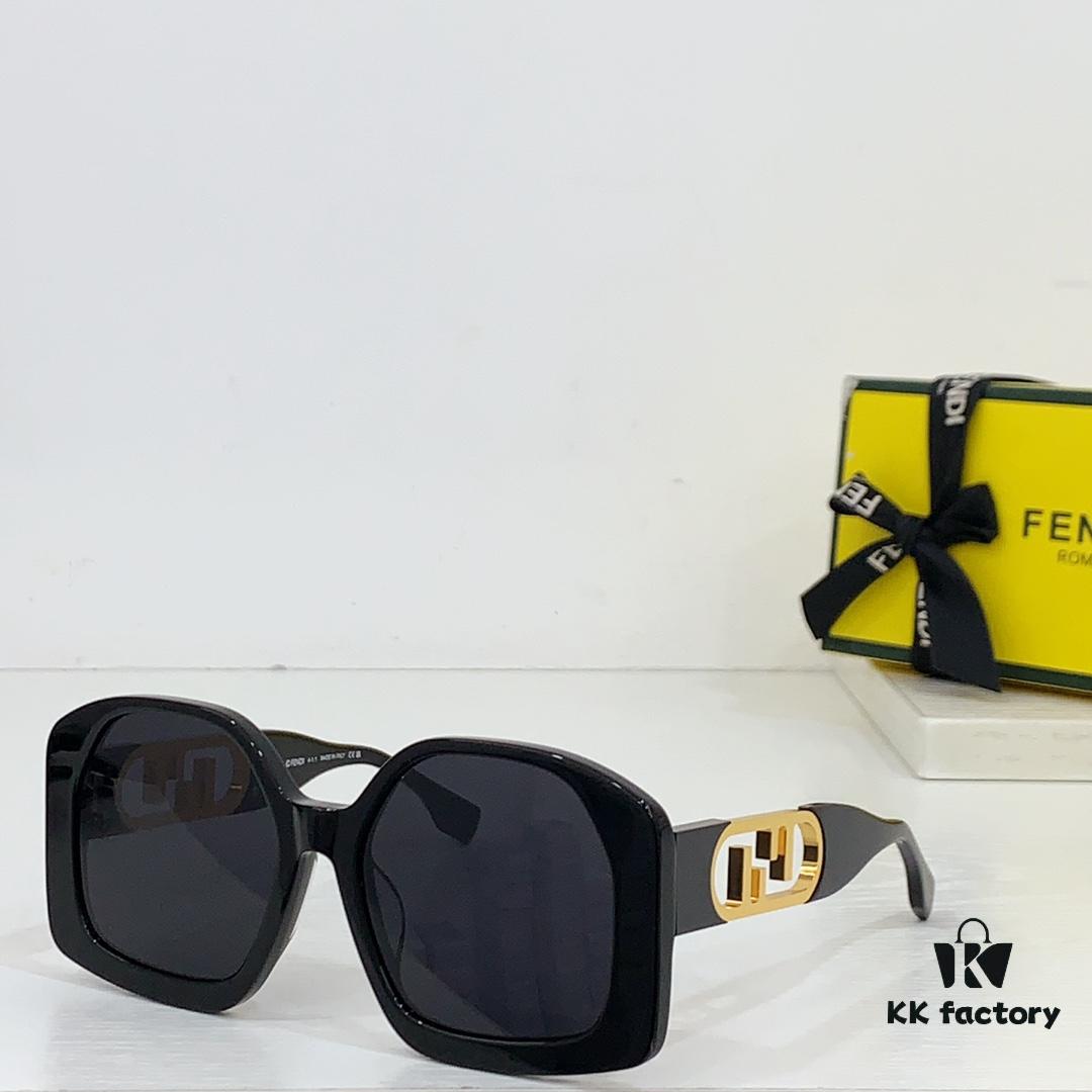 FENDI Sunglasses Model FE40048U Size 52□19-145