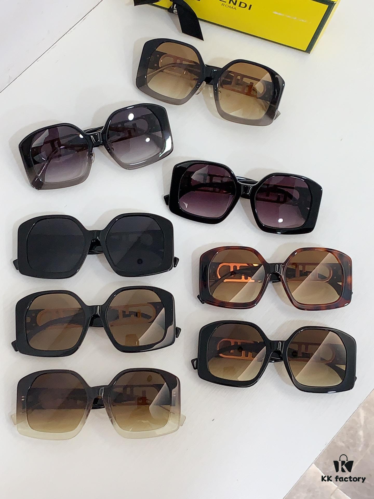 FENDI Sunglasses Model FE40048U Size 52□19-145