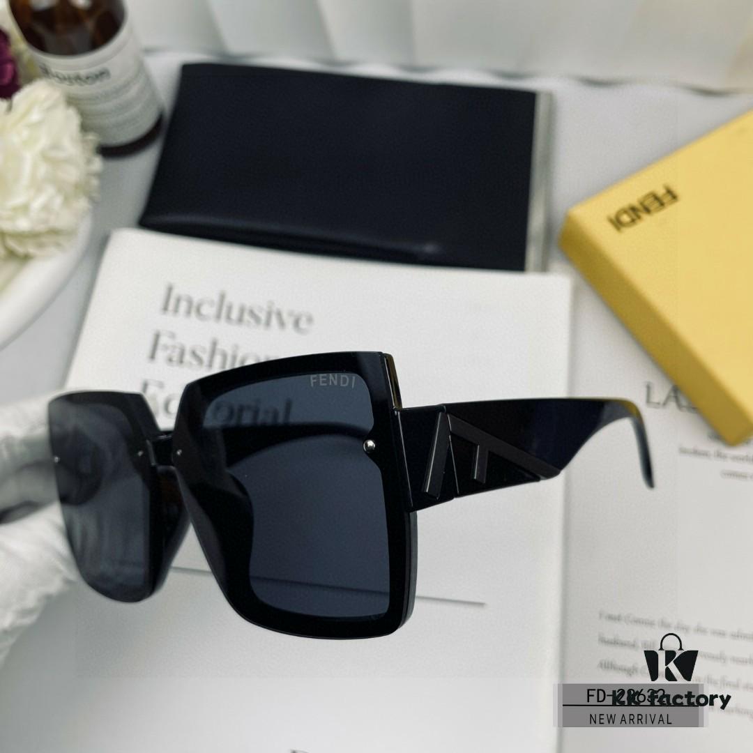 FENDI Italy - Polarized Sunglasses with TR90 Frame and POLAROID Resin Lenses