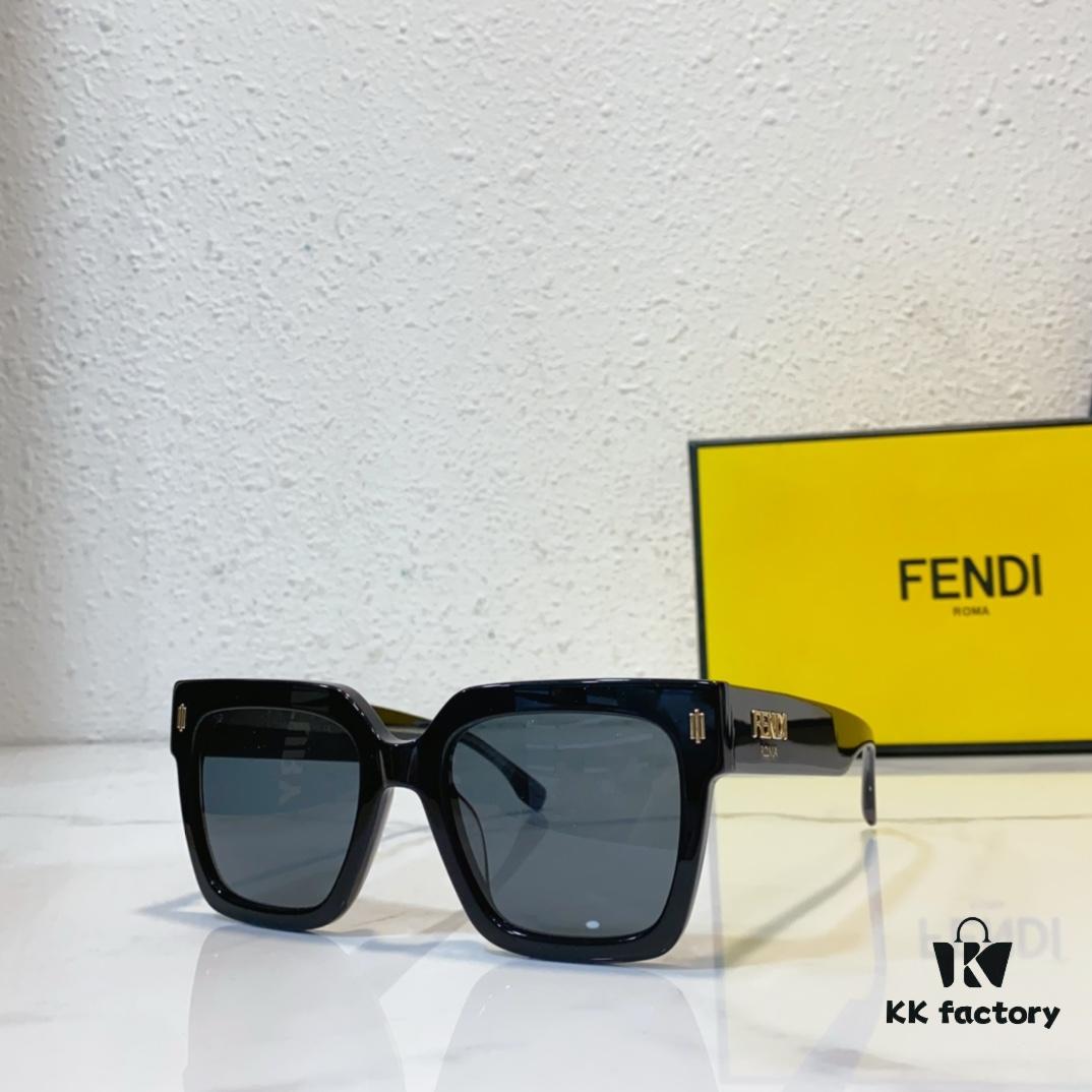 FENDI MOD: FE40101 Size: 52□22-145 Sunglasses
