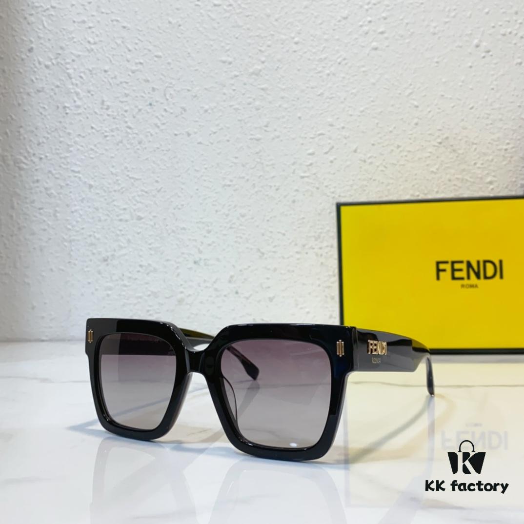 FENDI MOD: FE40101 Size: 52□22-145 Sunglasses