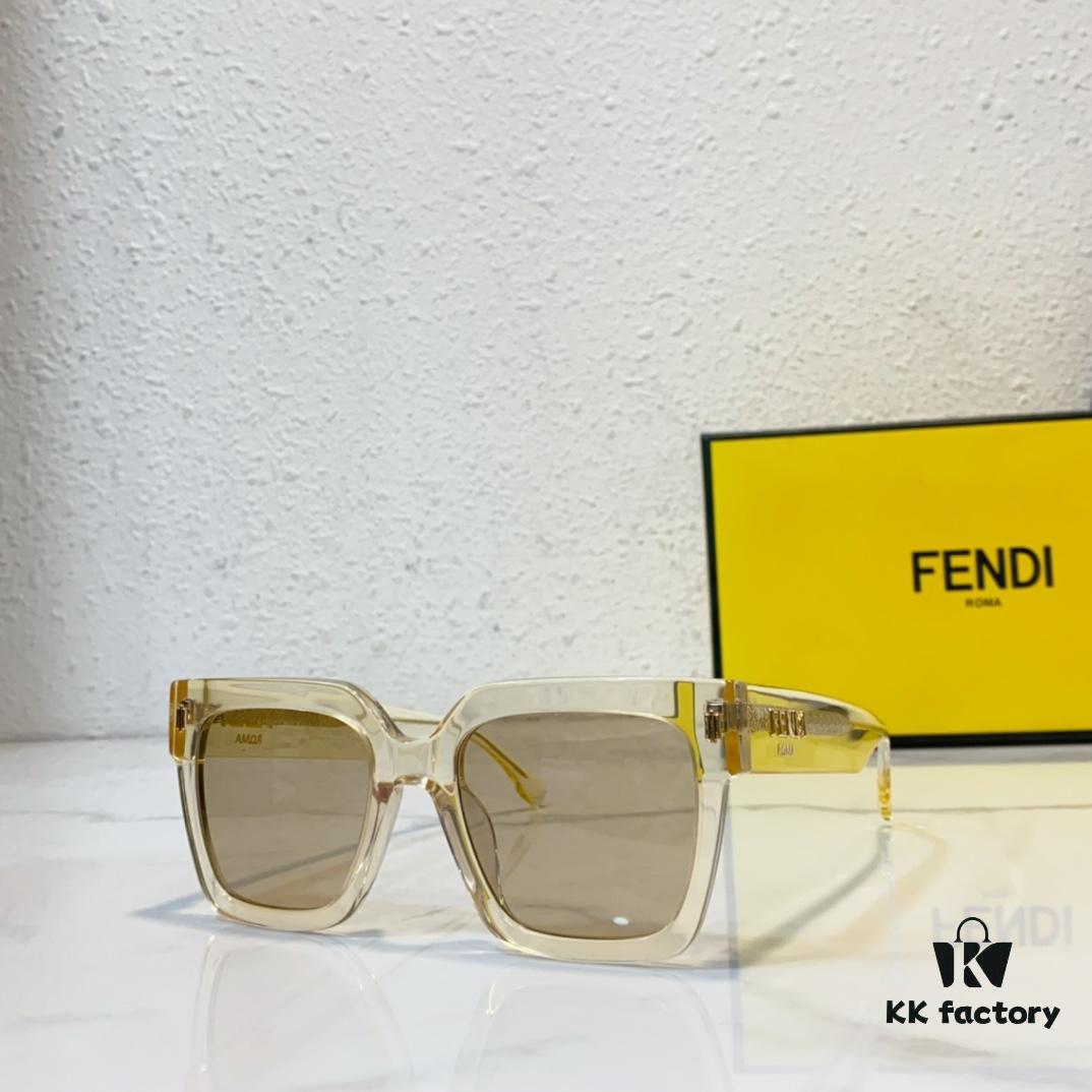 FENDI MOD: FE40101 Size: 52□22-145 Sunglasses