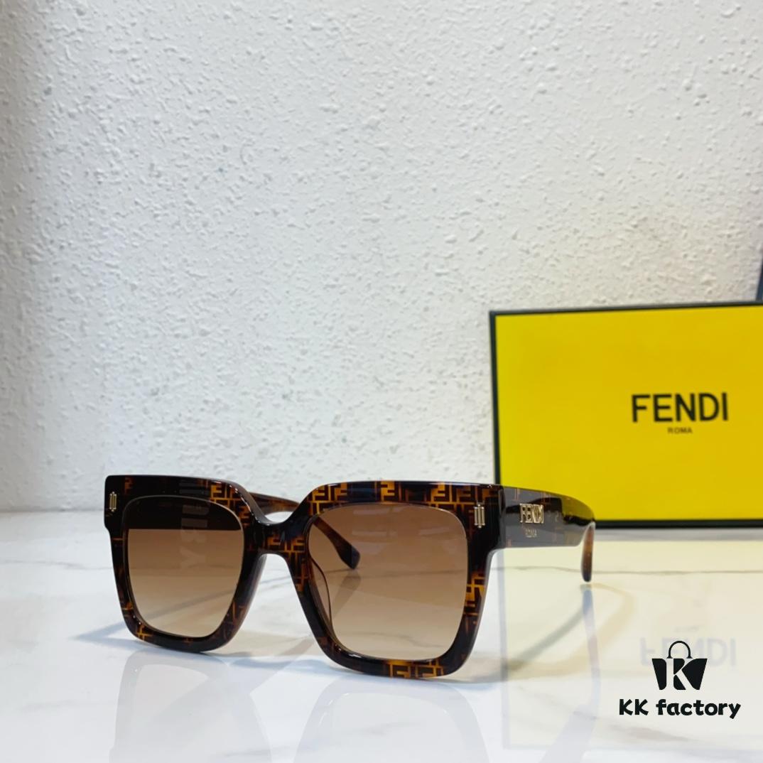 FENDI MOD: FE40101 Size: 52□22-145 Sunglasses