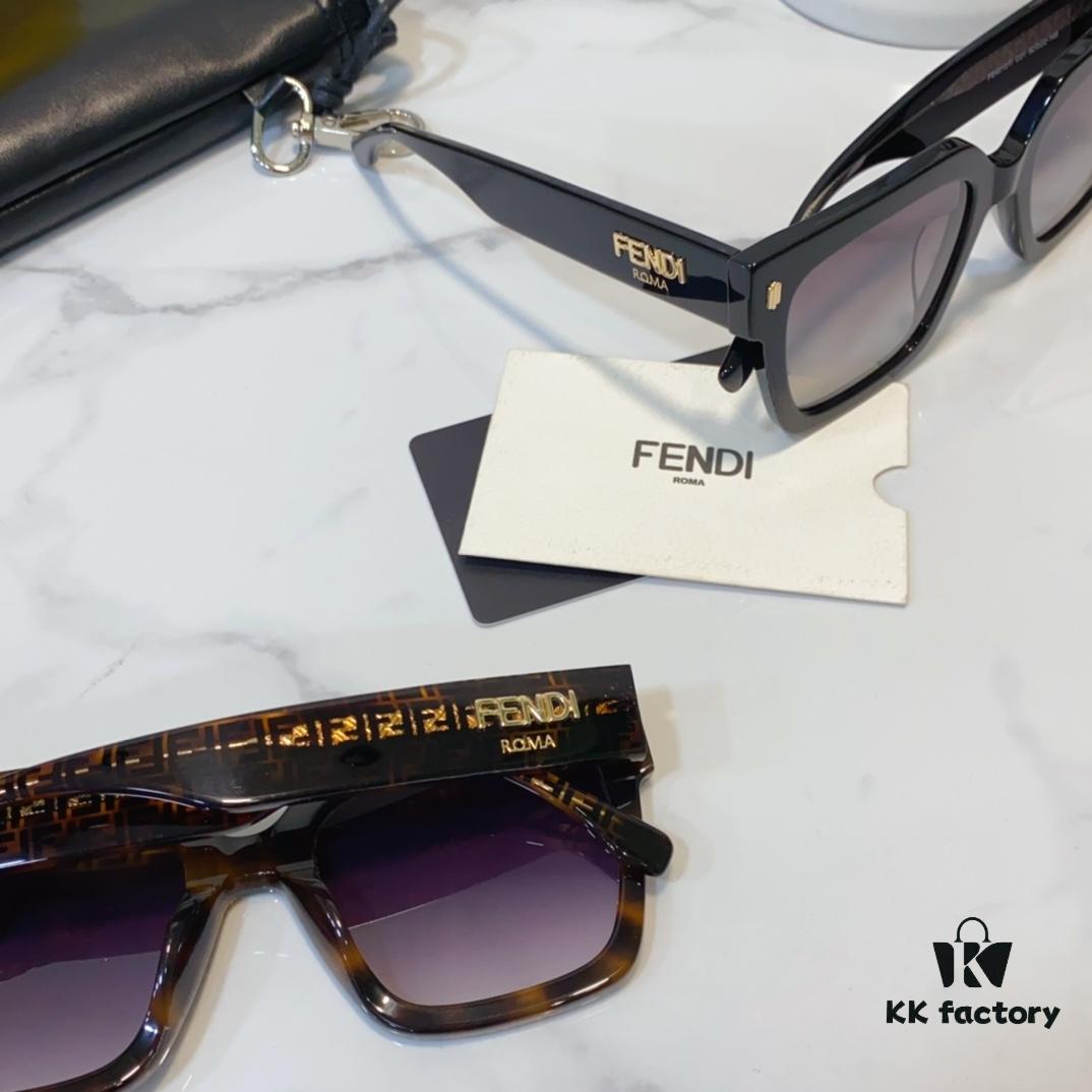FENDI MOD: FE40101 Size: 52□22-145 Sunglasses