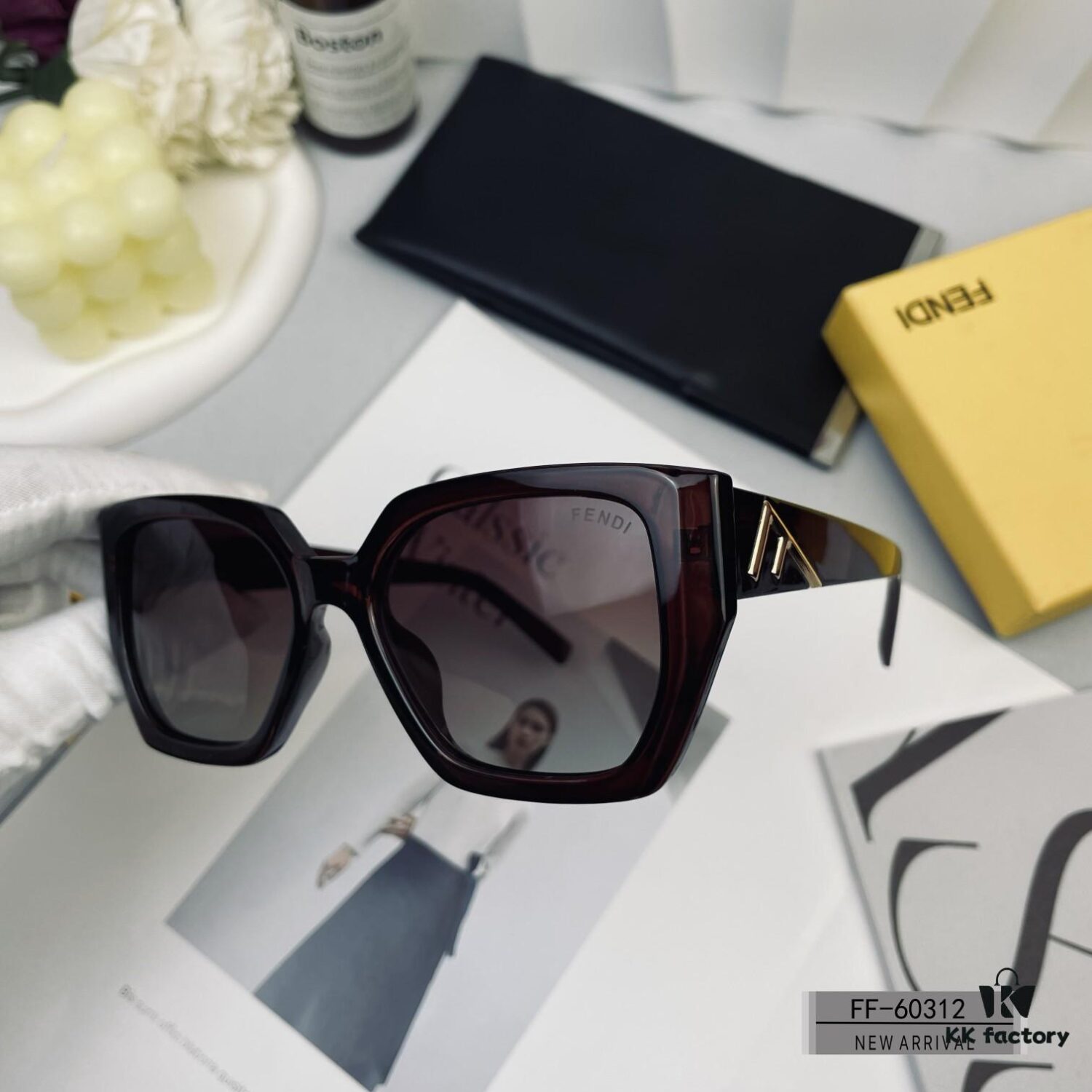 FENDI Italy | Polarized Sunglasses with TR90 Frame and POLAROID Resin Lenses
