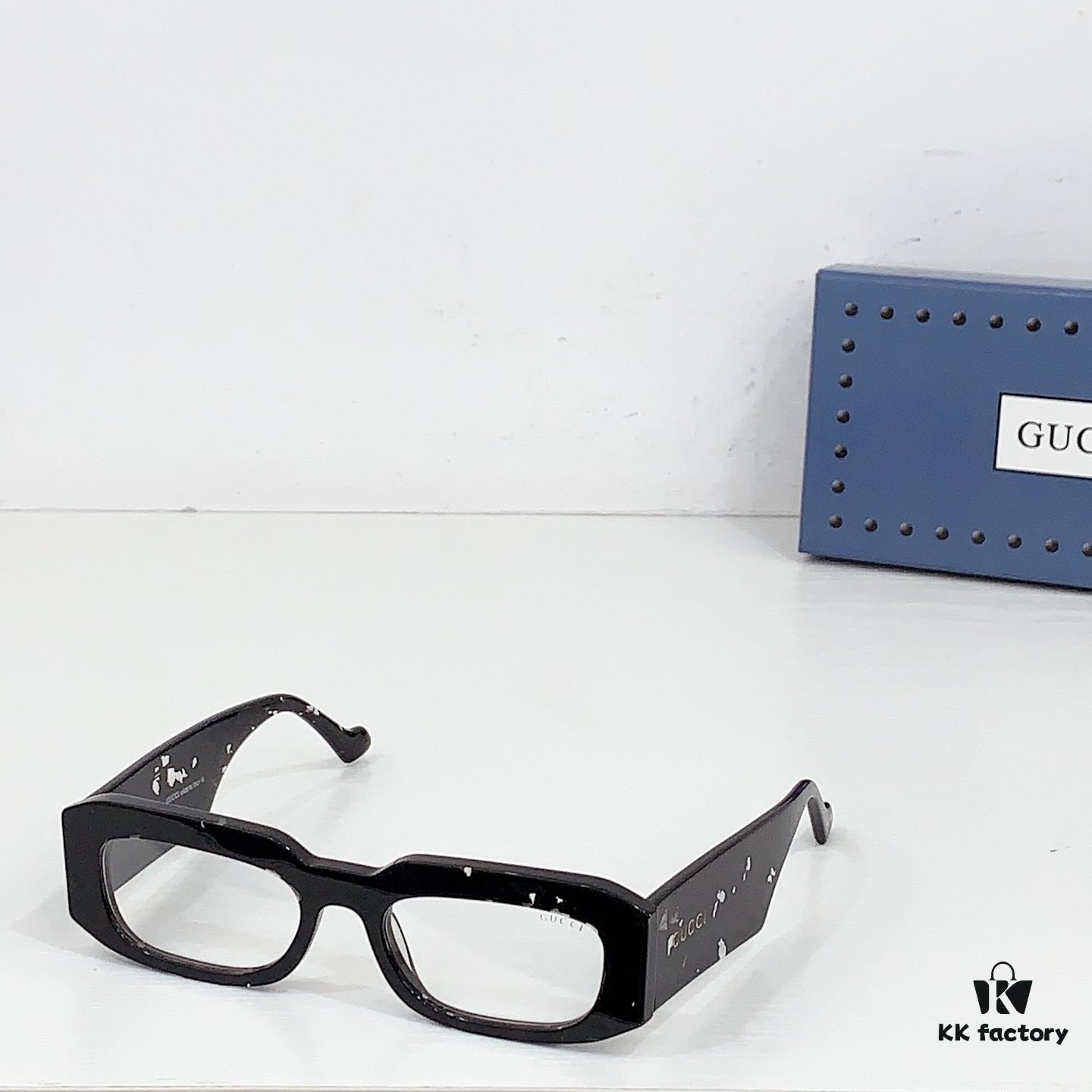 95 GUCCI GG1426S Sunglasses, Size 54-19-145