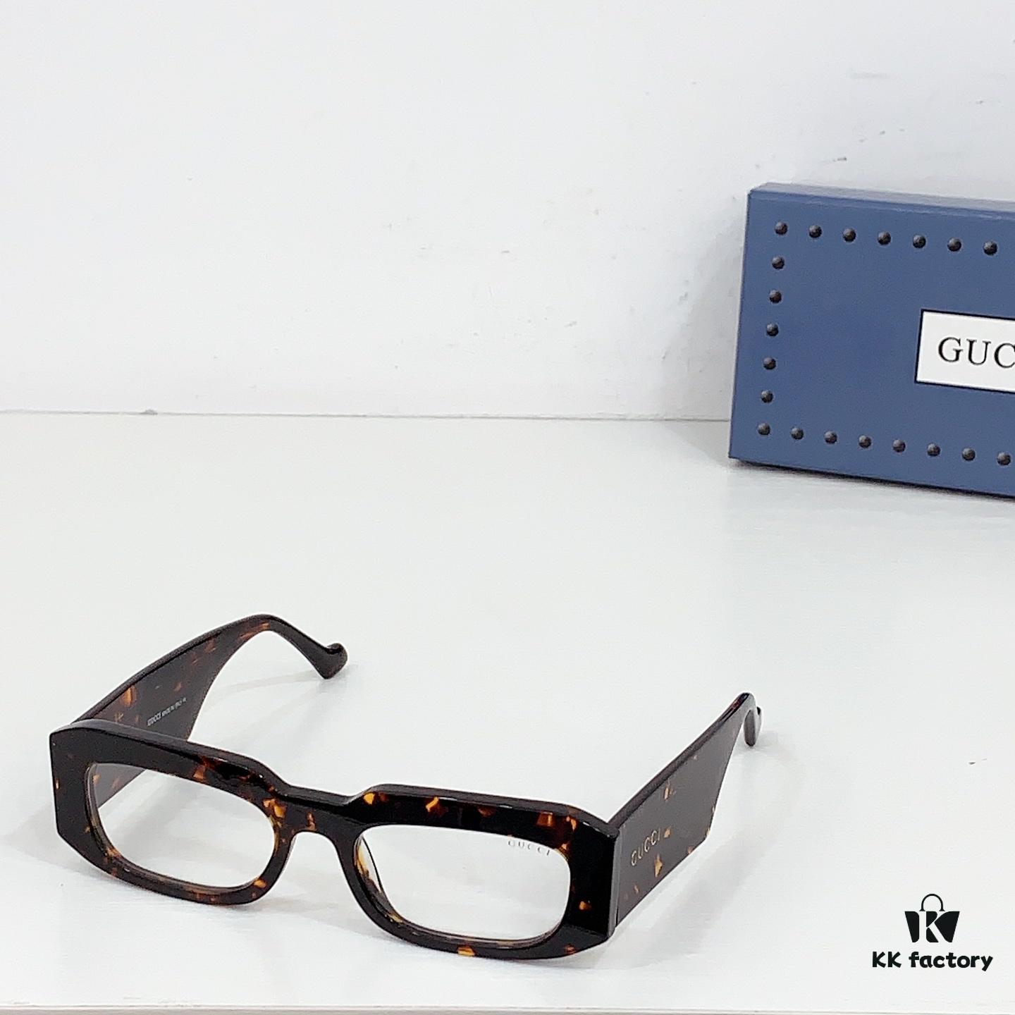 95 GUCCI GG1426S Sunglasses, Size 54-19-145