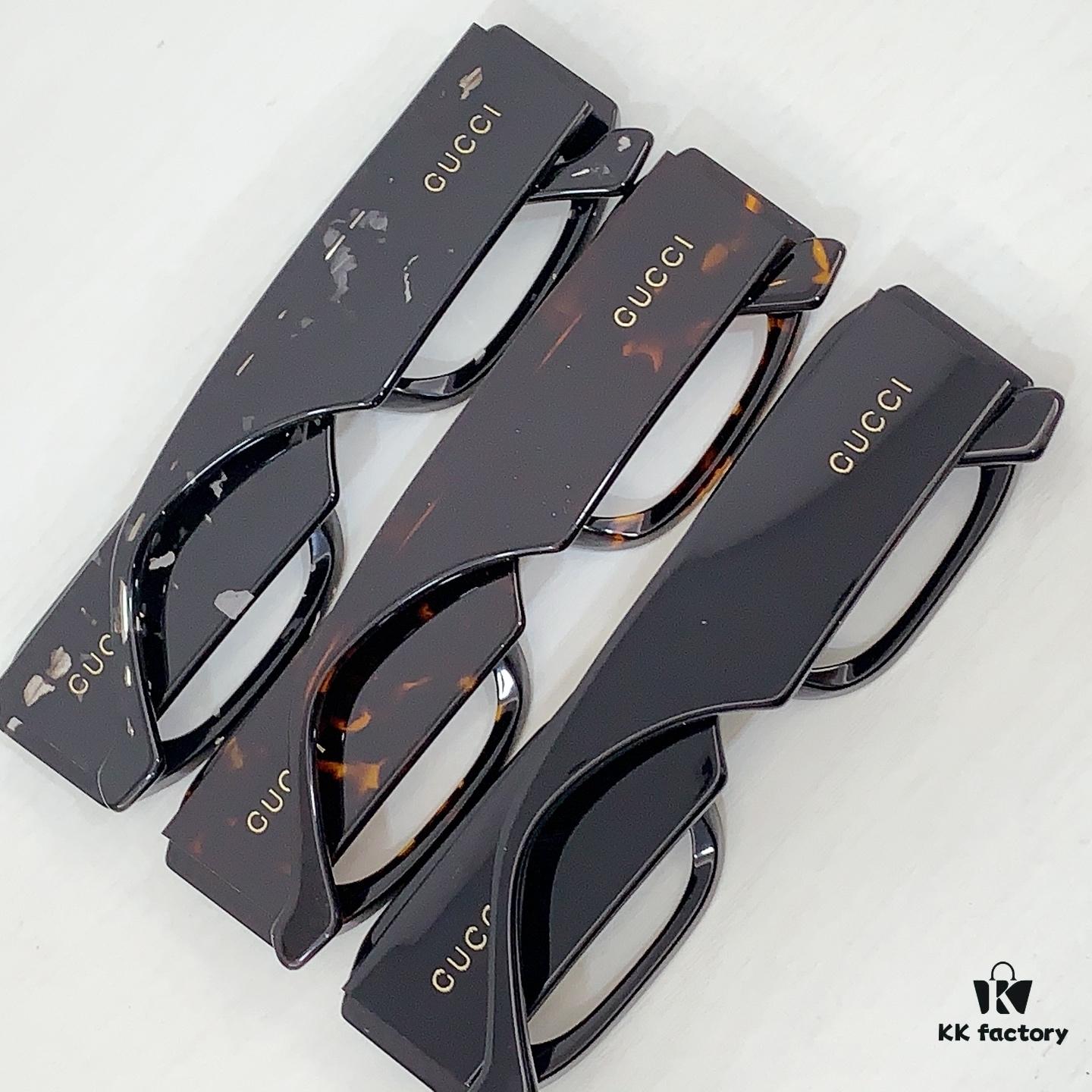 95 GUCCI GG1426S Sunglasses, Size 54-19-145