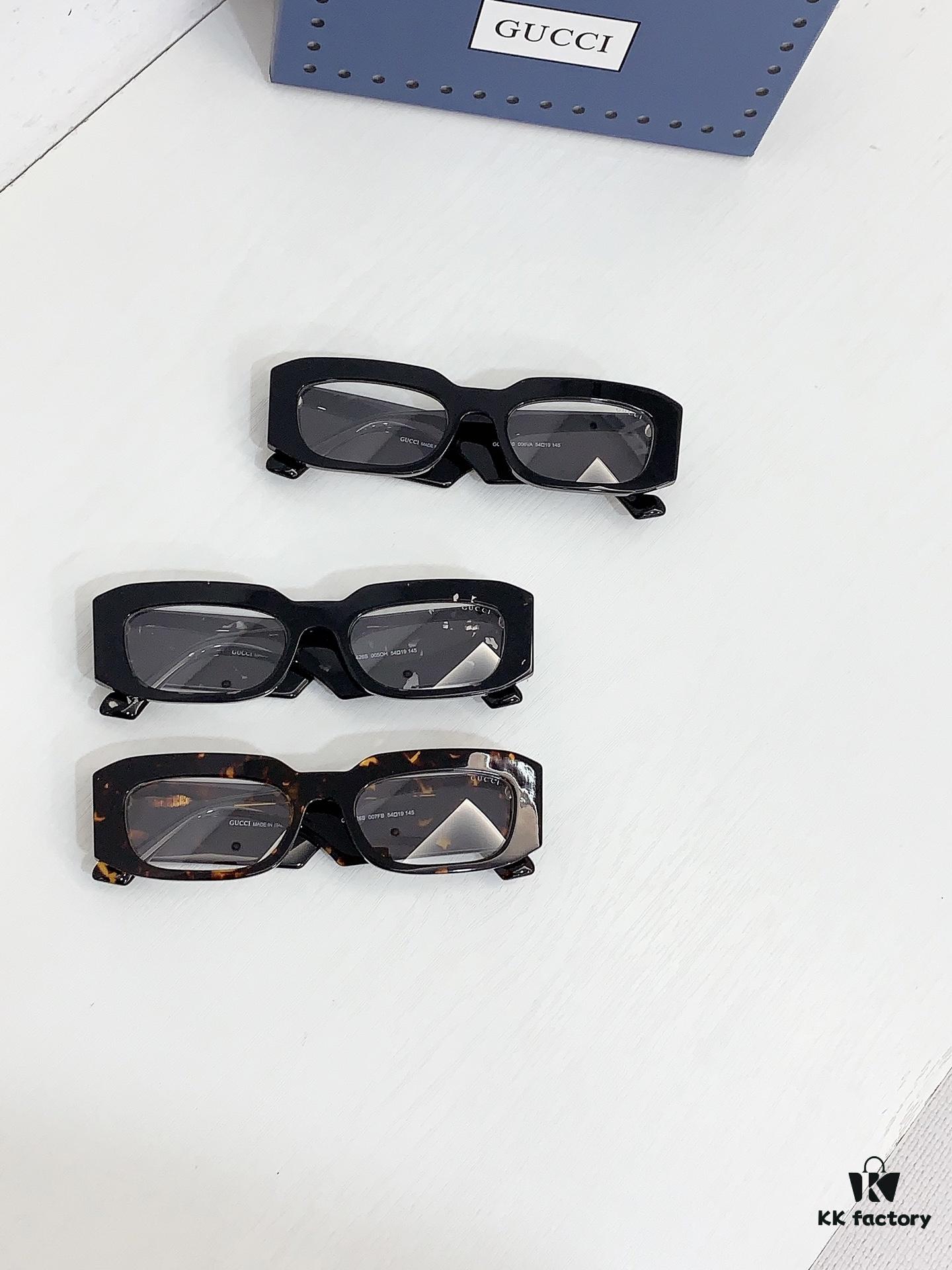 95 GUCCI GG1426S Sunglasses, Size 54-19-145